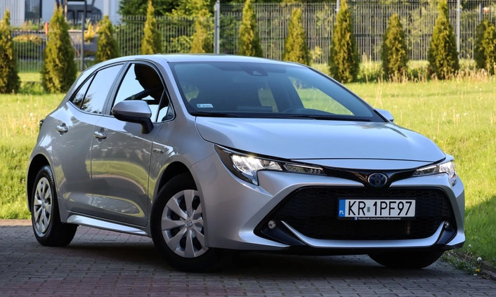 Toyota Corolla cena 79950 przebieg: 74400, rok produkcji 2019 z Rakoniewice małe 742